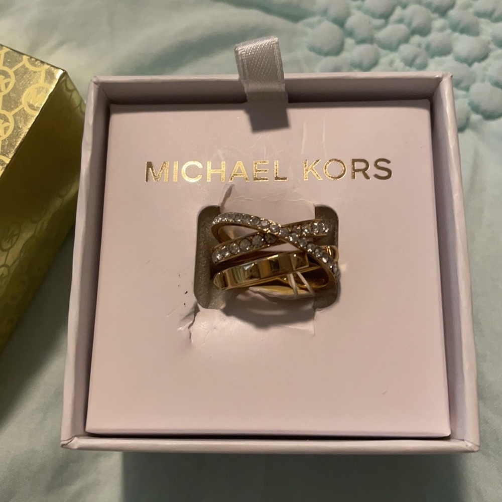 Michael Kors  Criss cross gold tone stud crystal ring size 7 NIB - Picture 3 of 5